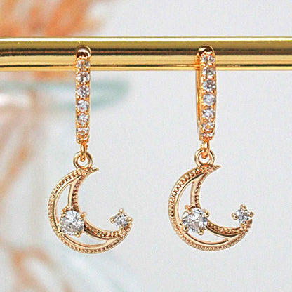 24K Guldpläterade Cubic Zirconia Hängande Månörhängen - Divine Dulcet