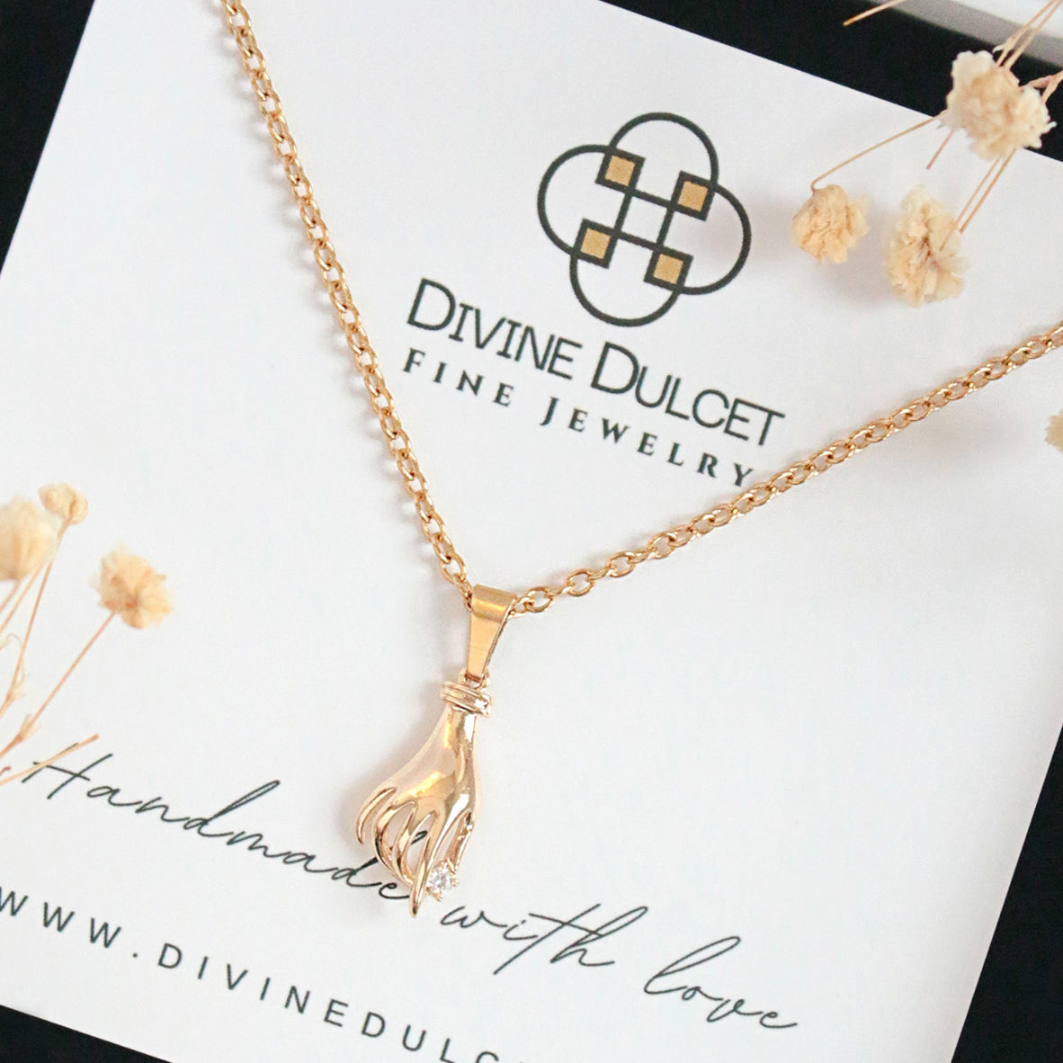 24-K Cubic Zirconia Handgjort Hängehalsband - Divine Dulcet