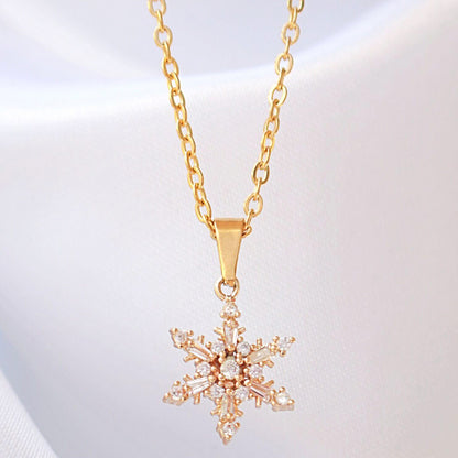 24-K Kullattu Lumihiutalekaulakoru Cubic Zirconia Kivillä - Divine Dulcet