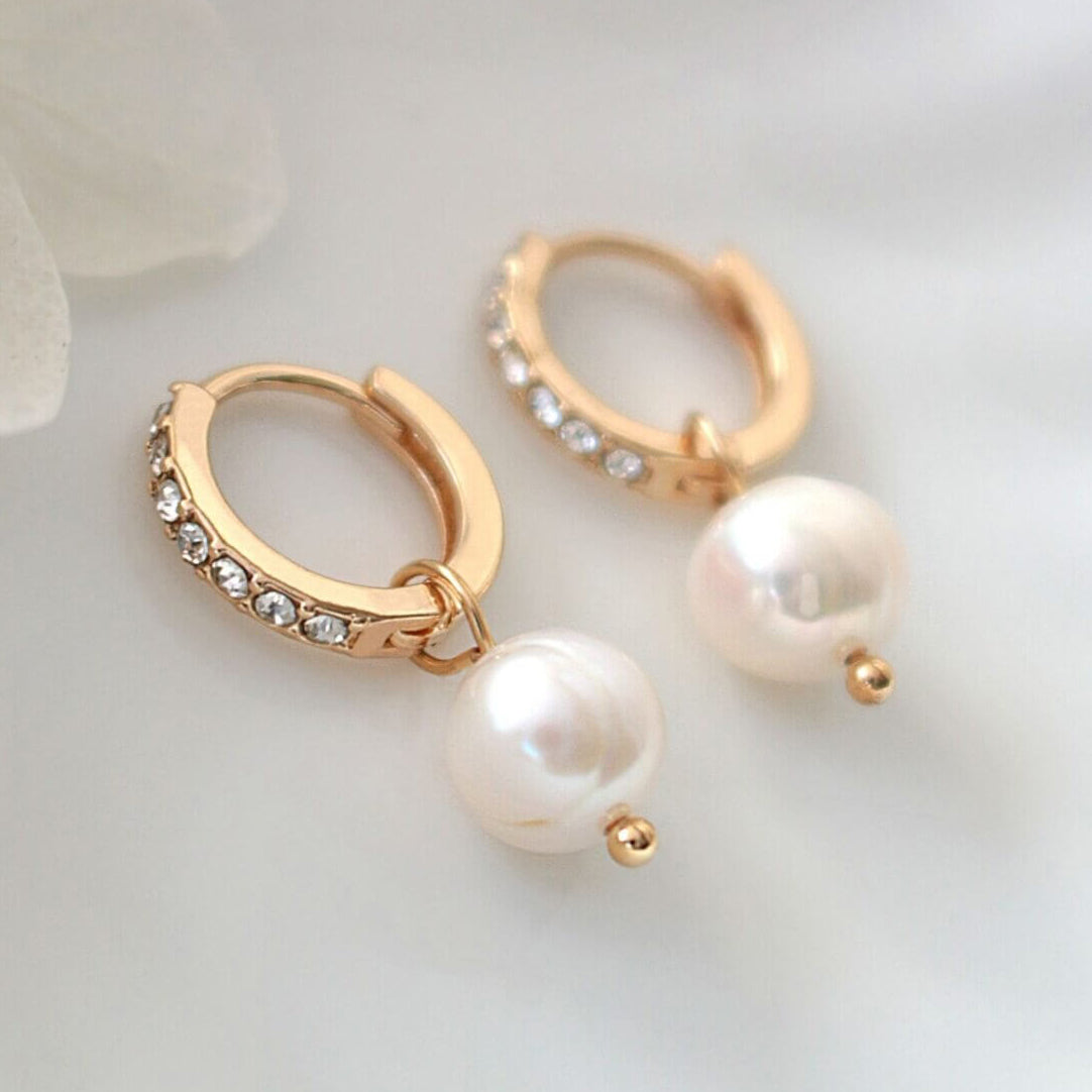 24 Karaatin Barokkityyliset Makeanvedenhelmi Korvarenkaat - Divine Dulcet