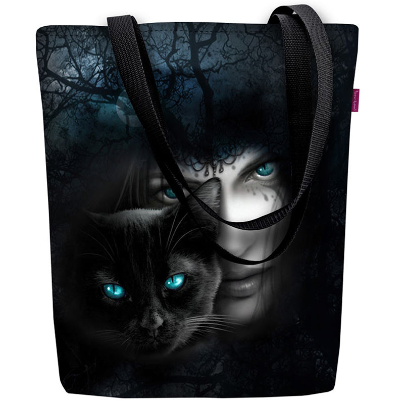 Moonlight Bertonin olkalaukku on synkkä tunnelmainen shopper bag. Olkalaukussa mustan kissan kuva ja taustalla nainen yömaisemassa.