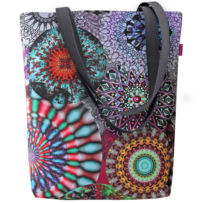 Carousel ostoslaukku on värikäs pyöreillä kuvioilla täytetty karusellilaukku.&nbsp;