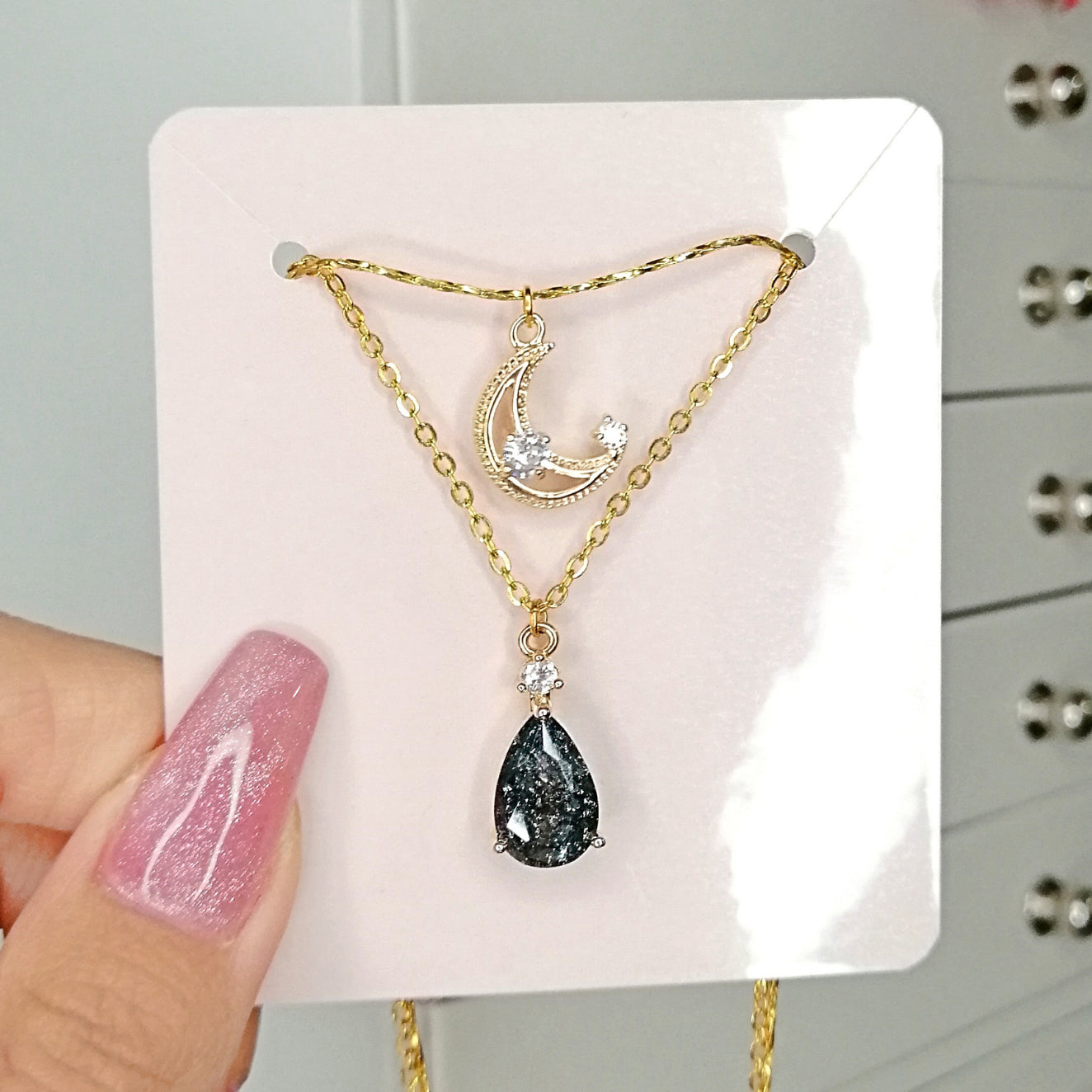 Förgylld 18 Karats Cubic Zirconia Halvmånehänge och Dropphänge - Divine Dulcet