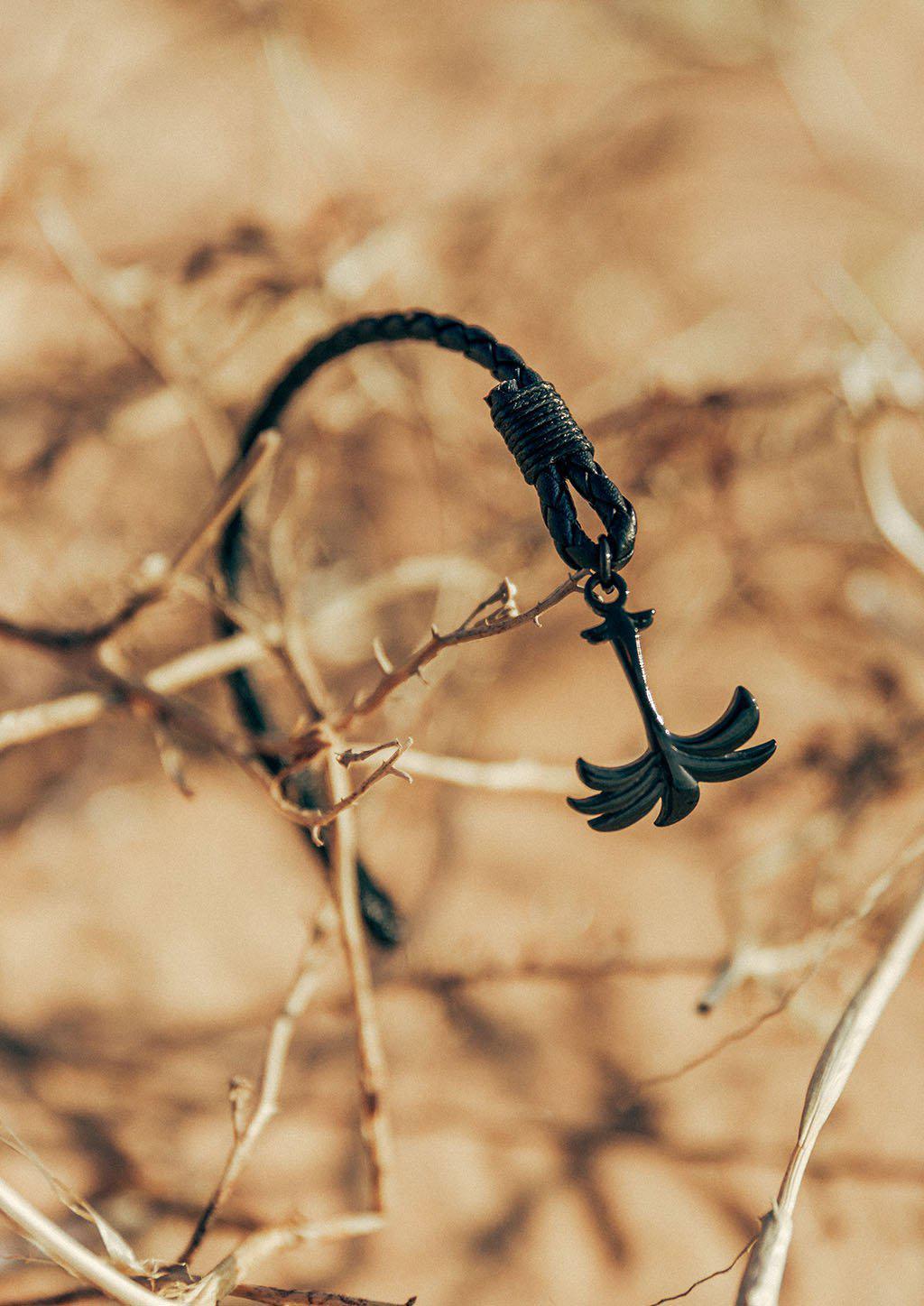 Rannekoru Palm Band Eclipse Punottu Nahkaranneke - Musta