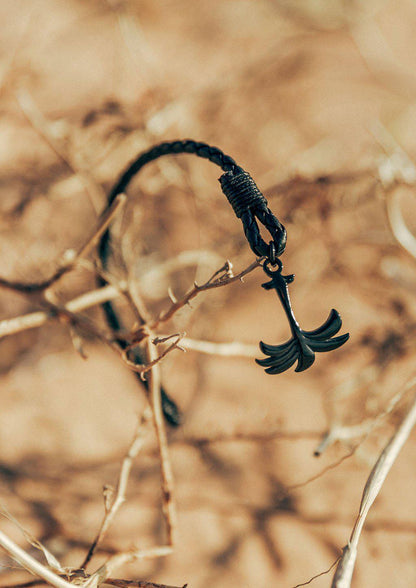 Rannekoru Palm Band Eclipse Punottu Nahkaranneke - Musta