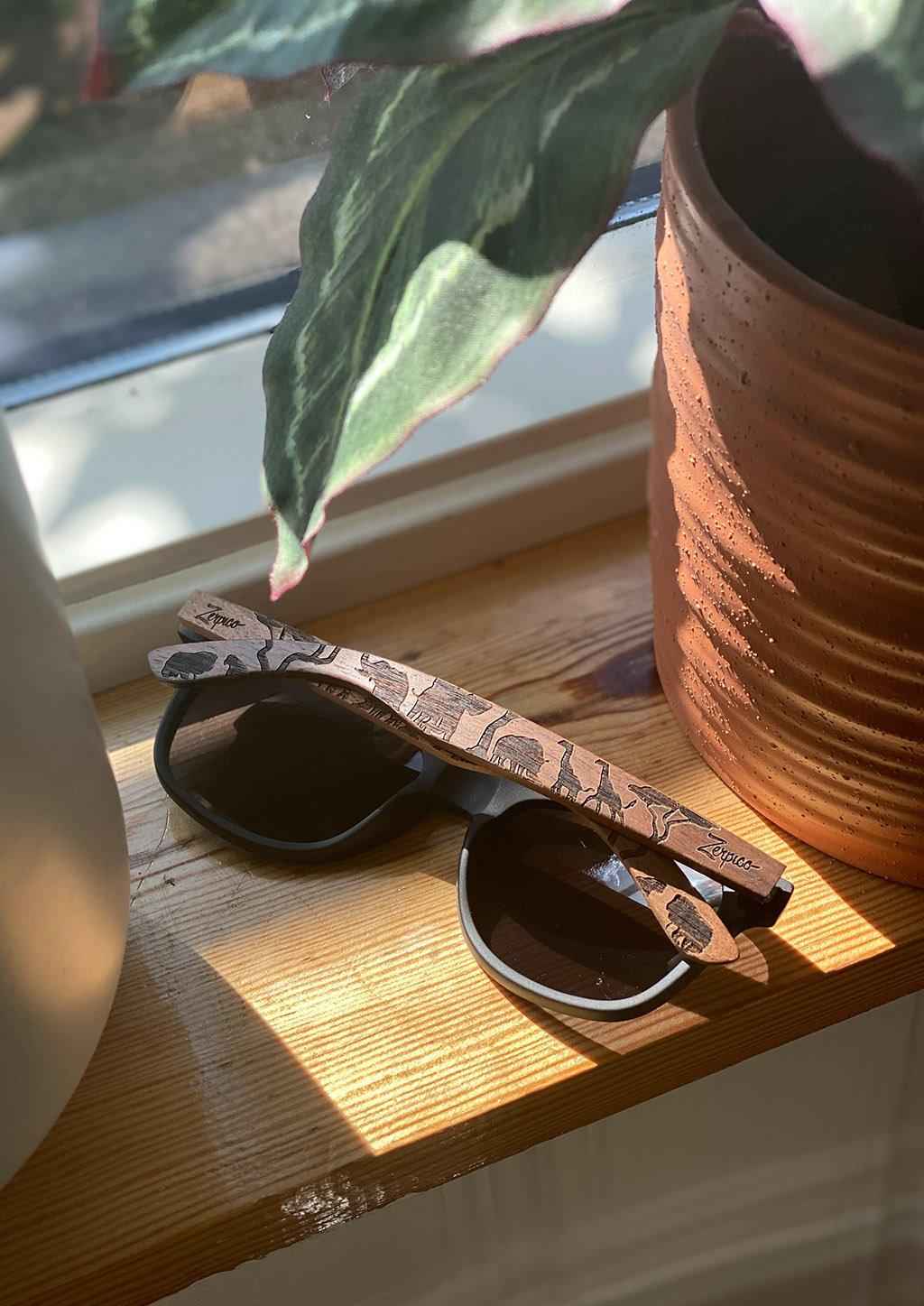 Pähkinäpuiset Kaiverretut Polarisoidut Aurinkolasit - Eyewood Safari - Zerpico