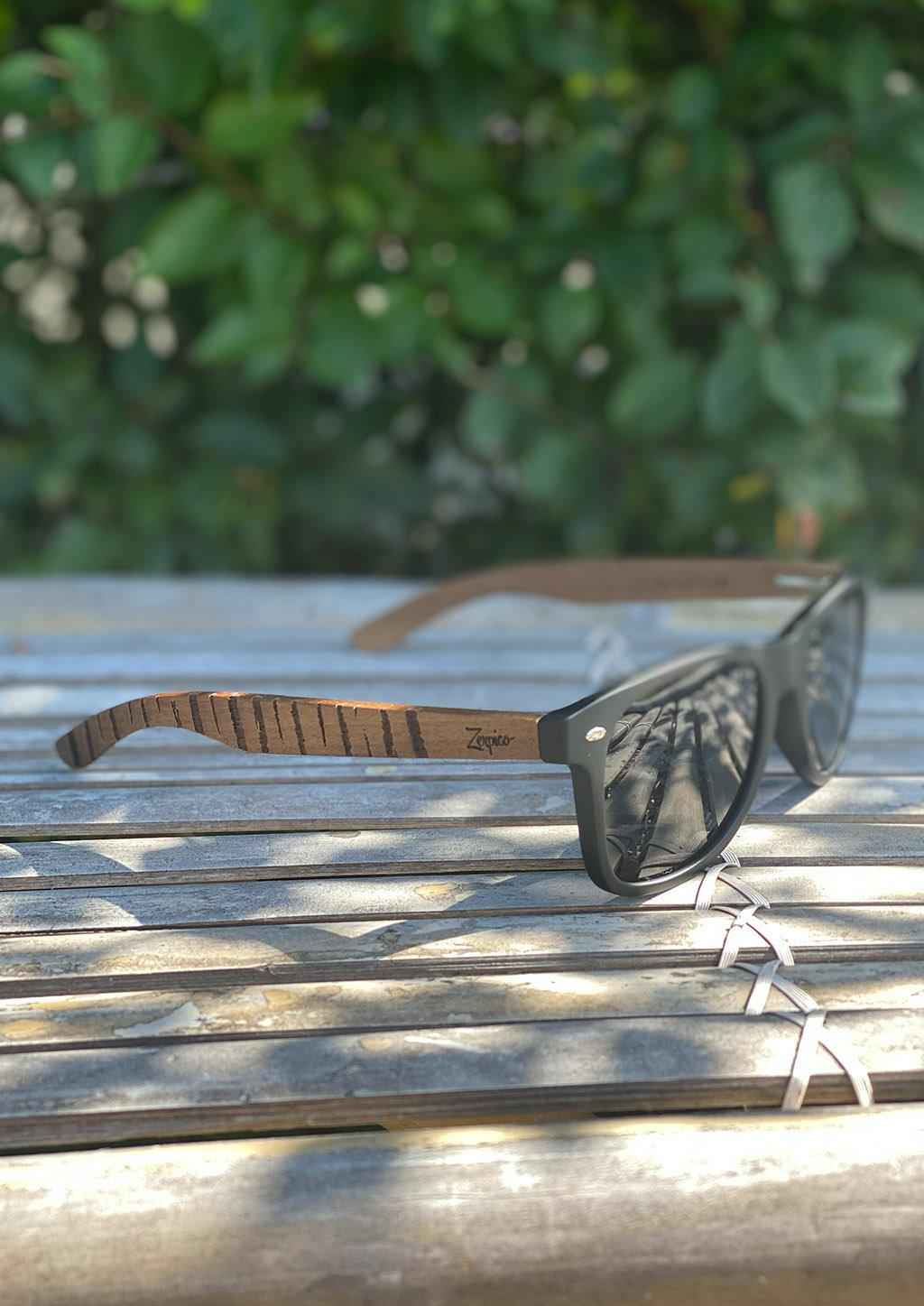 Pähkinäpuiset Kaiverretut Polarisoidut Aurinkolasit - Eyewood Untamed - Zerpico
