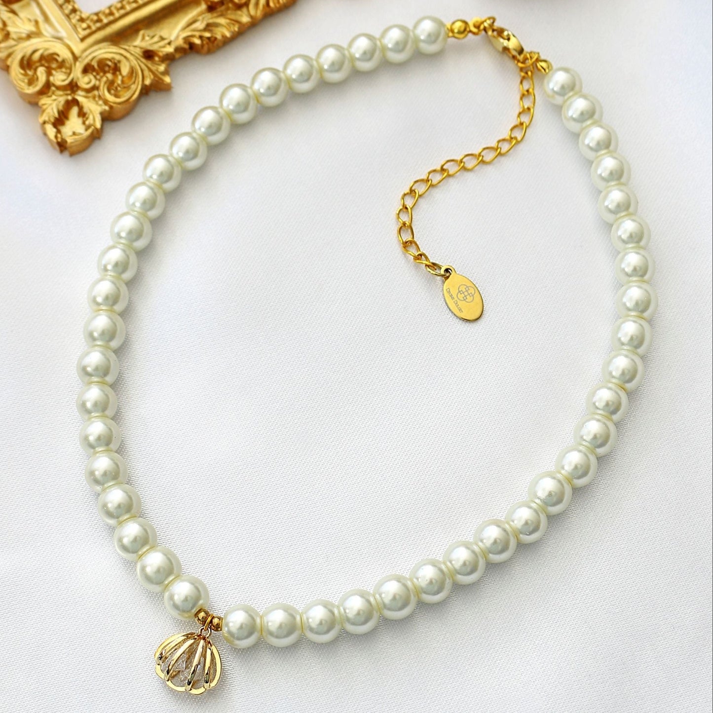 24-Karaatin Helmikaulakoru Tshekkiläisistä helmistä Divine Dulcet