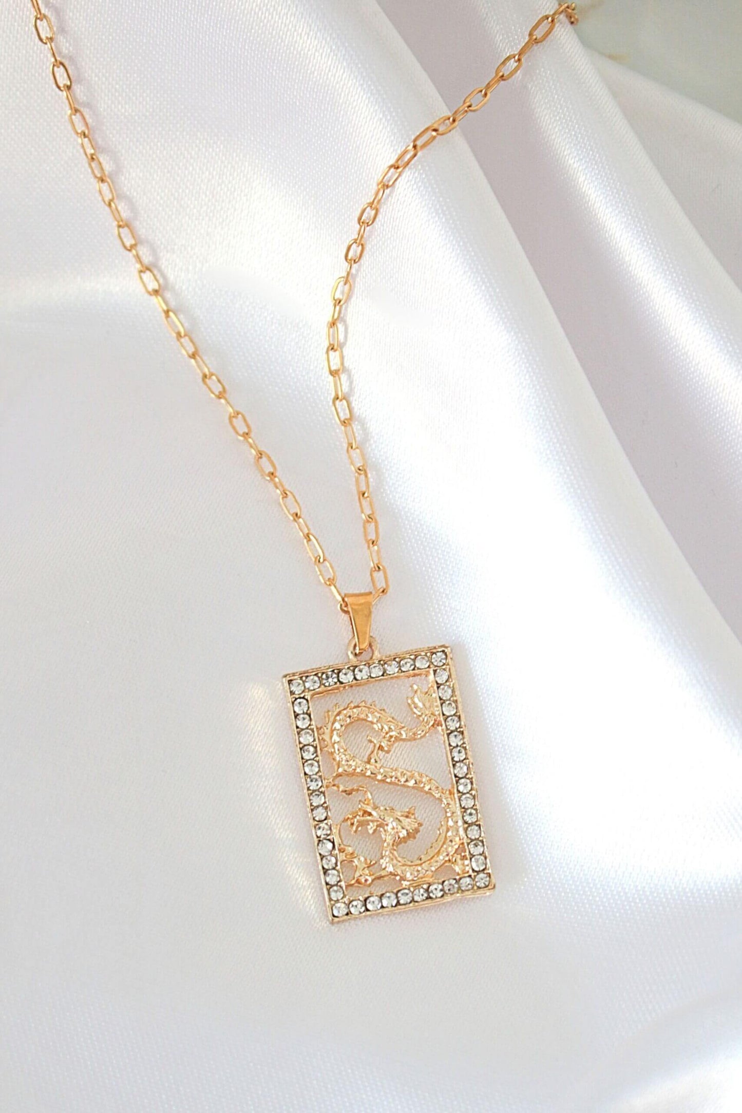 24-K Kullattu Kiinalainen Lohikäärmekaulakoru - Divine Dulcet